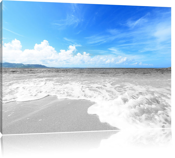 Sandstrand mit Welle bei azurblauen Himmel schwarz/weiss Format: 100x70 auf Leinwand, XXL riesige Bi