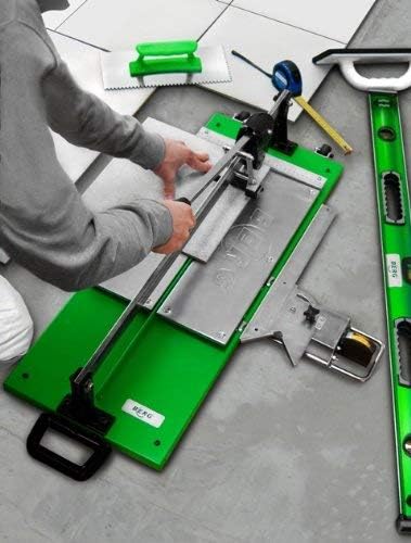 Fliesenschneider BTC 900 mit einer Gesamtschnittlänge von 900 mm und einem integrierten