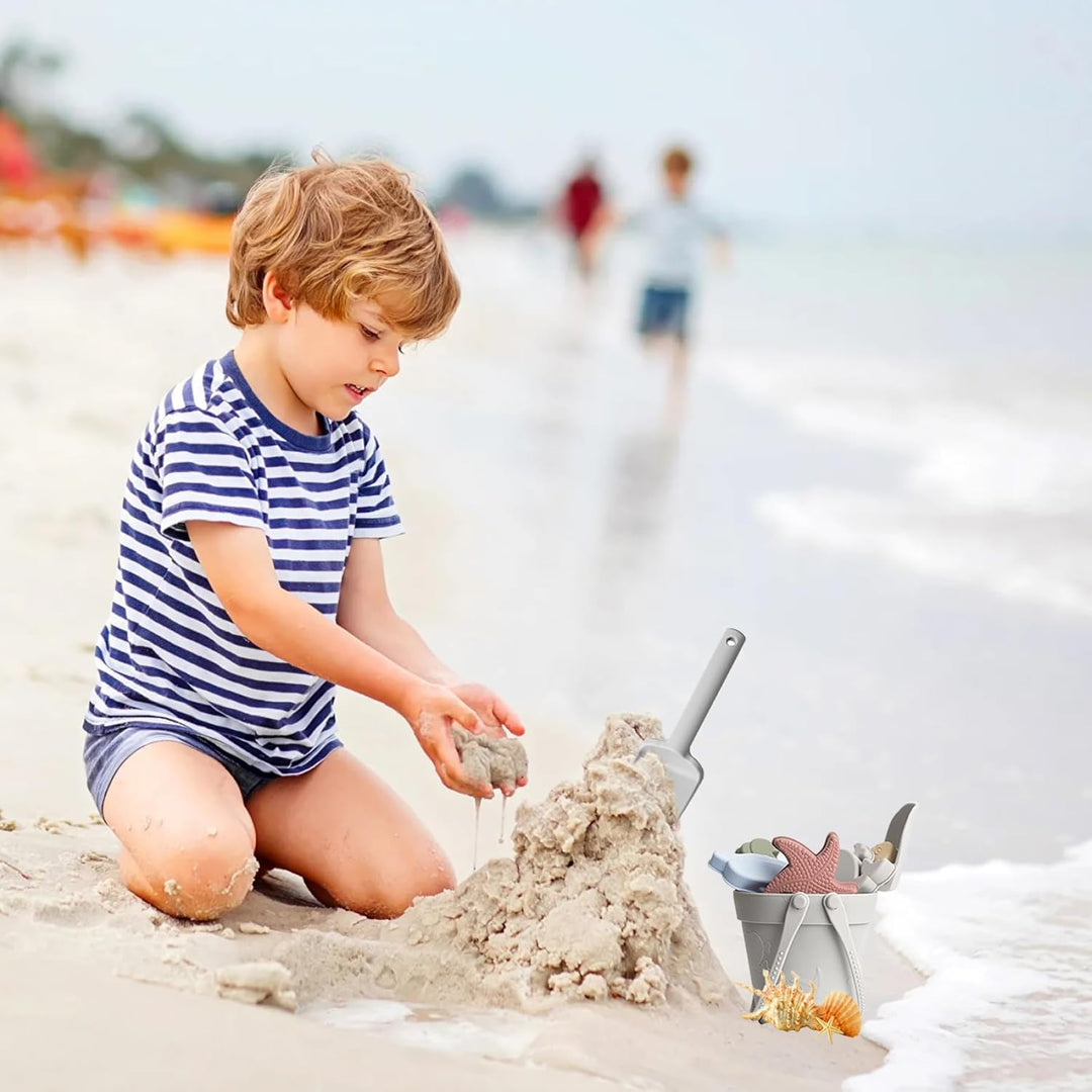 Sandspielzeug für Kinder, 8 Stück, sicheres Silikon-Strandspielzeug mit Schaufel, Eimer und Sandform