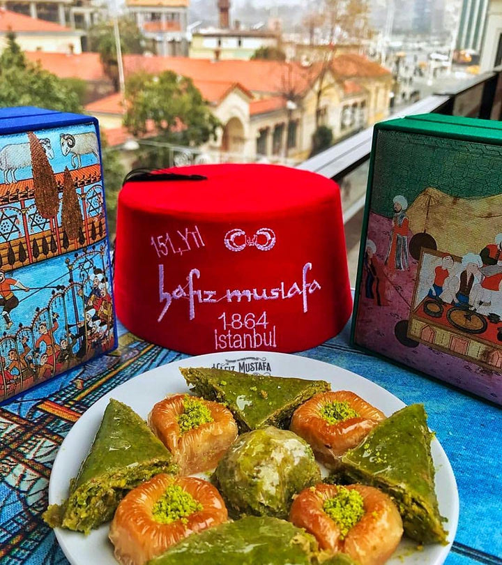 Hafiz Mustafa 1864 Istanbul Baklava Gebäckdose – Gebackene Baklava Dessertsnacks aus frischen Phyllo