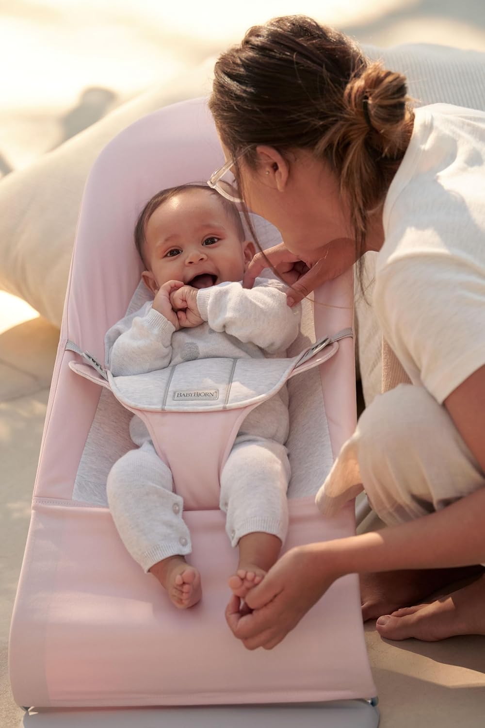 BabyBjörn Babywippe Balance Soft, Gewebt/Jersey, Hellrosa/Grau Hellrosa/Grau, Hellgrauer Rahmen Gewe