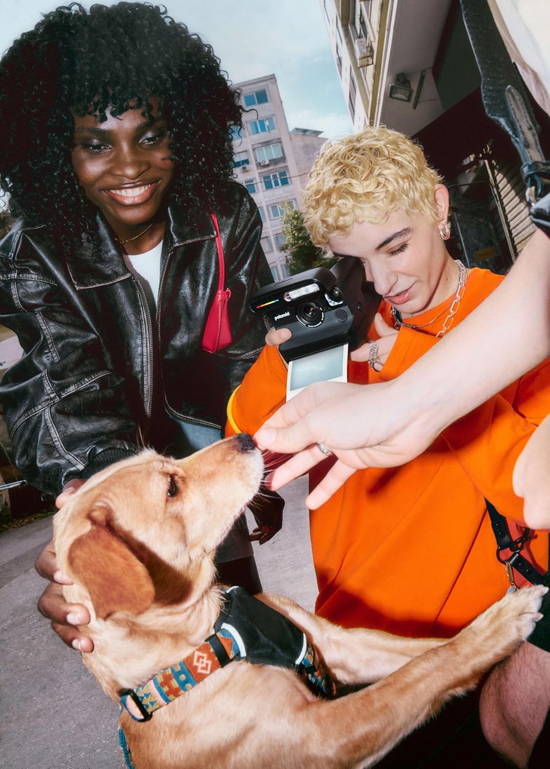 Polaroid FLIP - Pack Sofortbildkamera Schwarz + Farbfilm (16 Fotos)