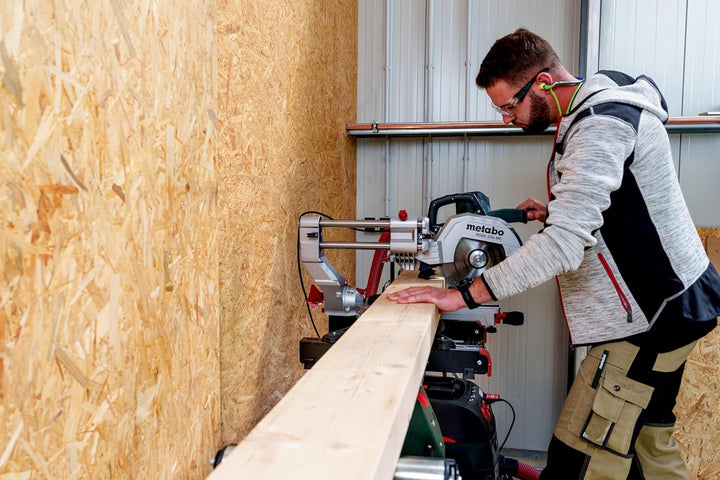 metabo Kappsäge KGSV 254 MC - 1450 W, 254 mm Sägeblatt - Mit Zugfunktion, LED-Schnittlinie, variable