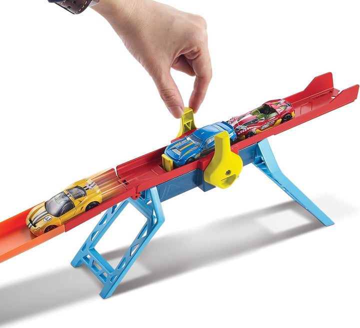 Hot Wheels GNJ01 Track Builder Unlimited Power Boost Box, mit 6 Metern Trackset und Zubehör inkl. 2