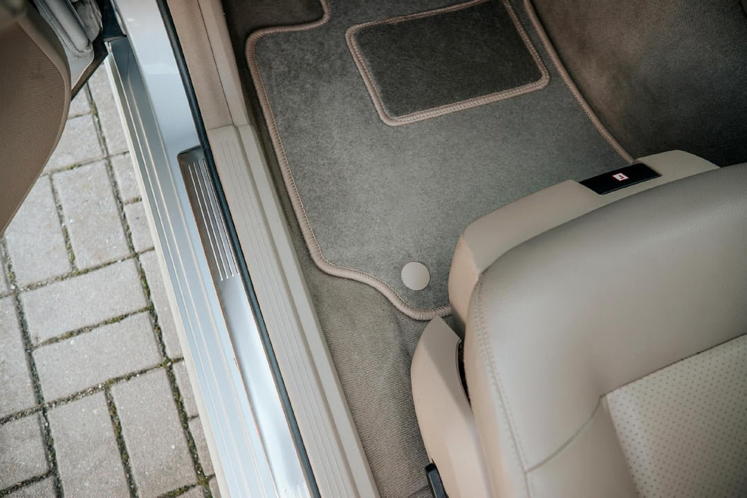 Automatte – Passend für Chrysler Voyager V Minivan 2008-2016 – Velours – Autozubehör - Auto Fussmatt