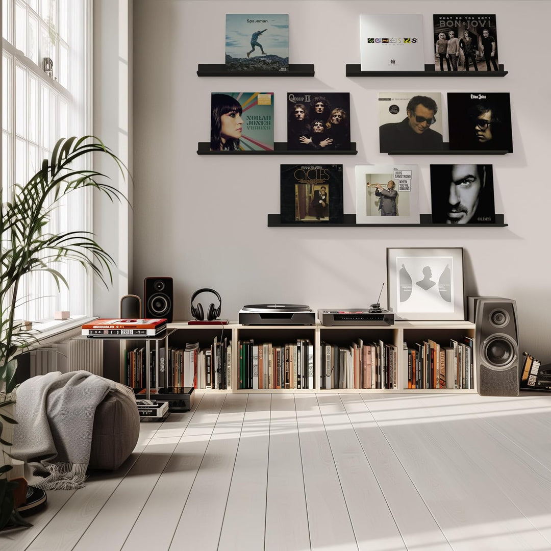 byde Ein schlankes Wandregal für Fotos, Bilder und Bücher. Modernes und minimalistisches Design. Her