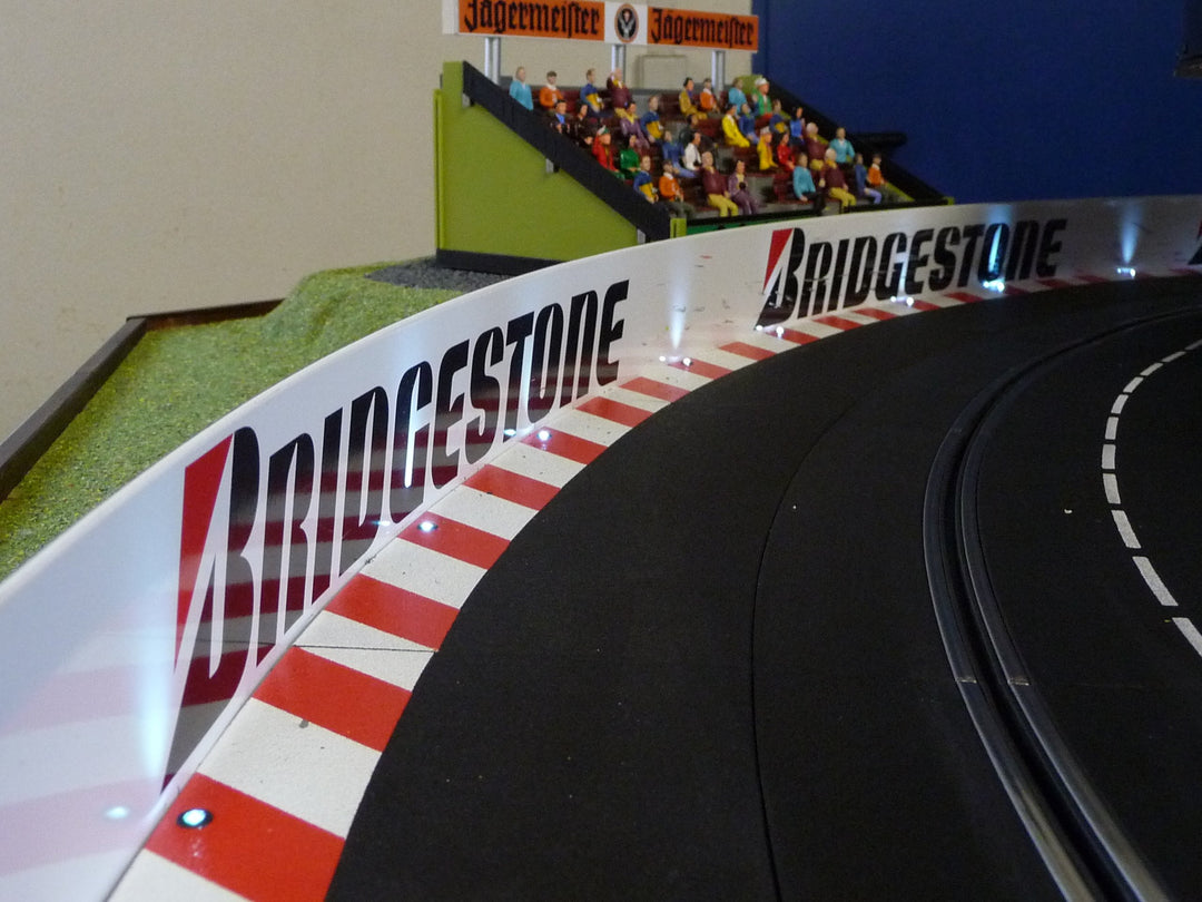 Slotcar Leitplanken Bande 6cm x 200cm für Carrera Digital 124/132, Massstab 1:24 und 1:32, Made in G
