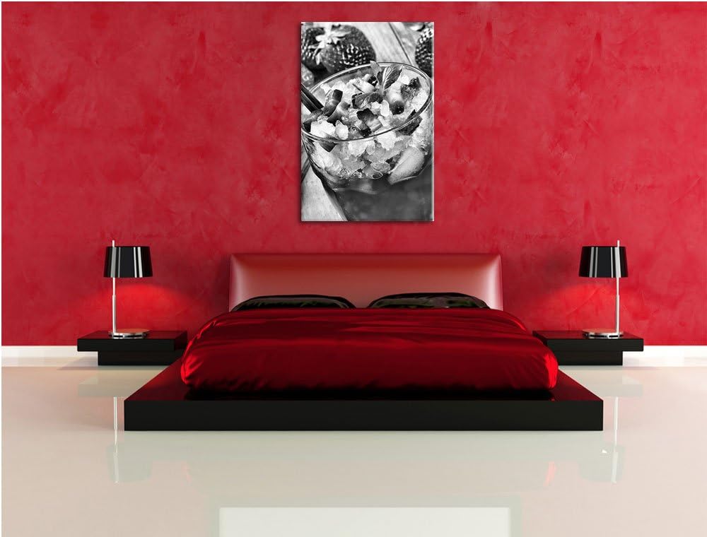 Pixxprint Monocrome, Leckerer Erdbeercocktail, Format: 100x70 auf Leinwand, 100x70