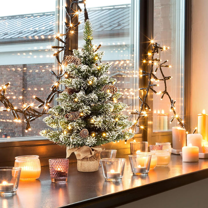 KOMFOTTEU 64 cm künstlicher Weihnachtsbaum Mini, Tisch Christbaum mit 8 Tannenzapfen & 75 Zweigspitz