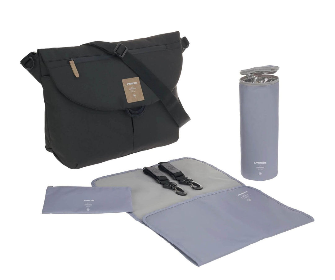 LÄSSIG Baby Wickeltasche inkl. Accessoires/Green Label Manu Messenger Bag black Schwarz, Schwarz