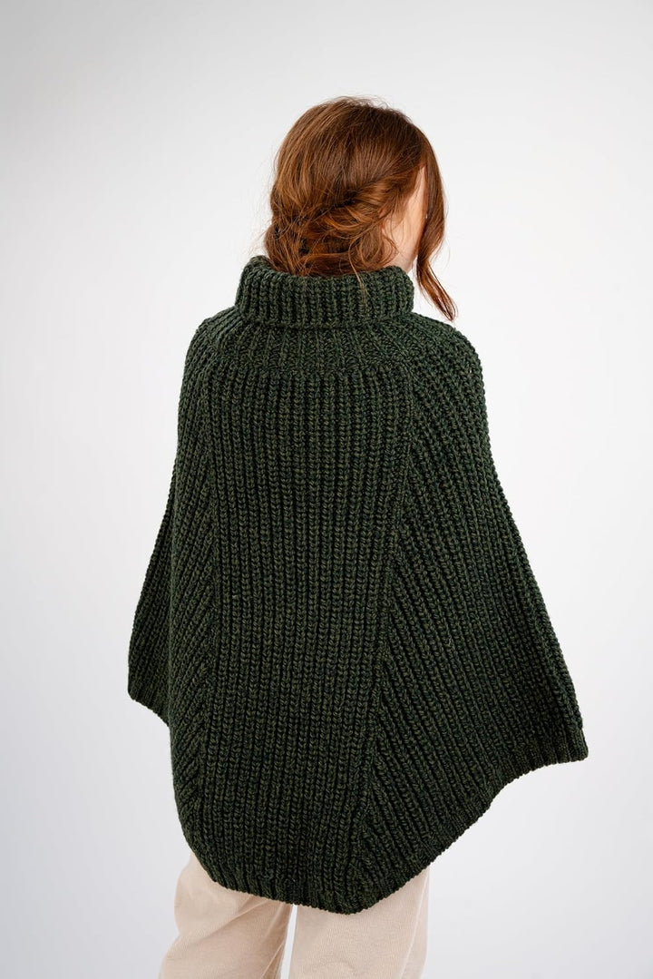 SAOL Damen Strickjacke aus 100% Merinowolle Zopfmuster Irische Aran Poncho Einheitsgrösse Armeegrün,