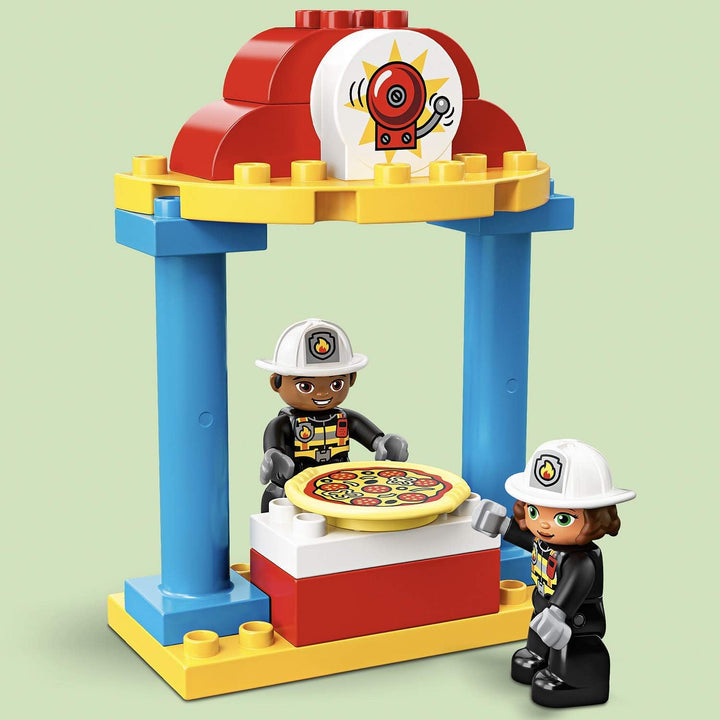 LEGO 10903 DUPLO Feuerwehrwache mit Feuerwehrauto und Feuerwehrmann-Figuren, Motorikspielzeug, Feuer