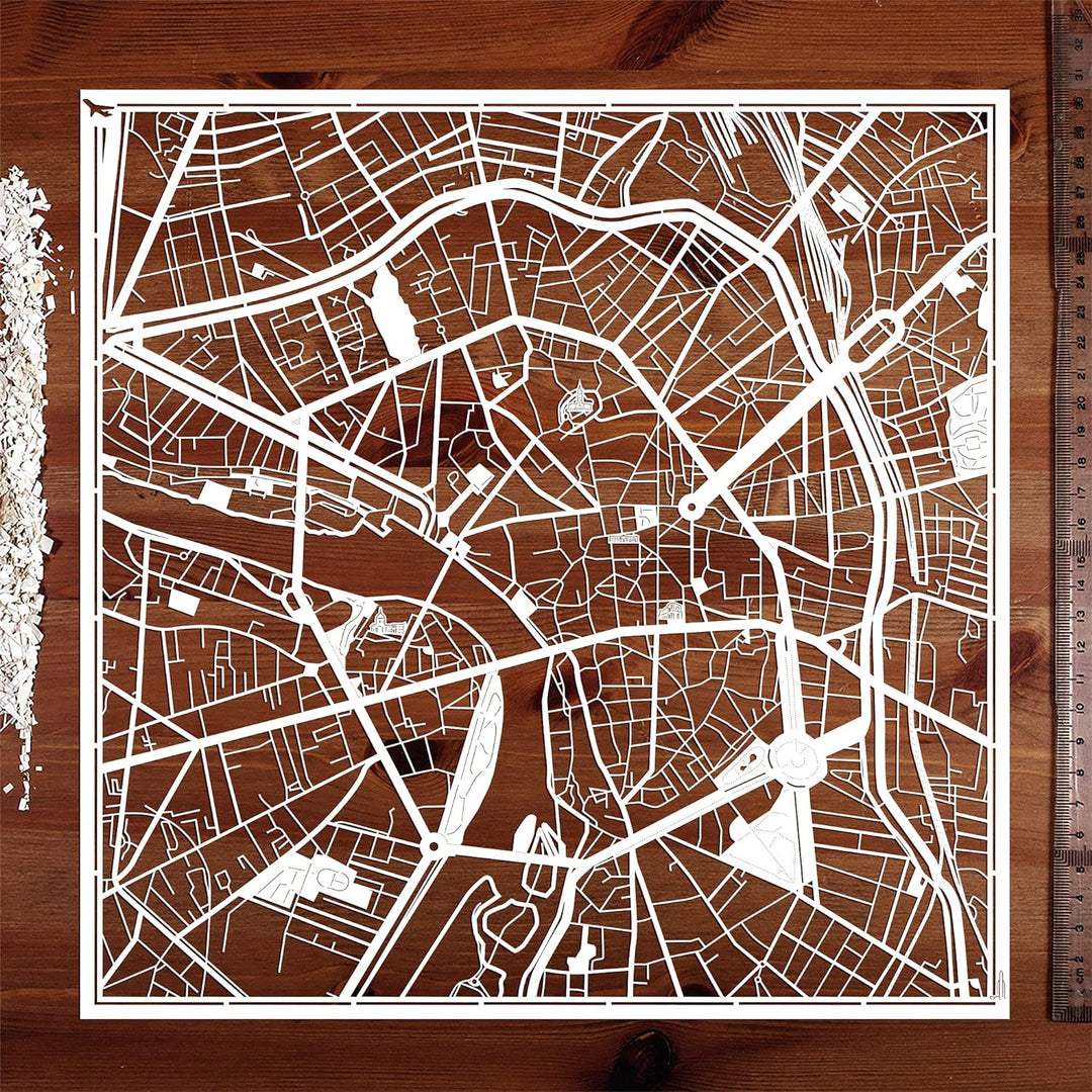 O3 DESIGN STUDIO Toulouse Papierschnitt Karte Weiss 30x30 cm Papierkunst, Toulouse