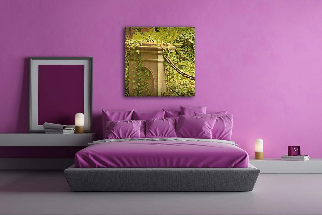deyoli Efeu bewachsene Steinsäule Format: 70x70 als Leinwandbild, Motiv fertig gerahmt auf Echtholzr