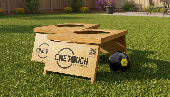 OneTouch Fussball-Cornhole Set aus Holz – Komplettes Outdoor Fussballspiel inkl. 2 Boards, Premium M
