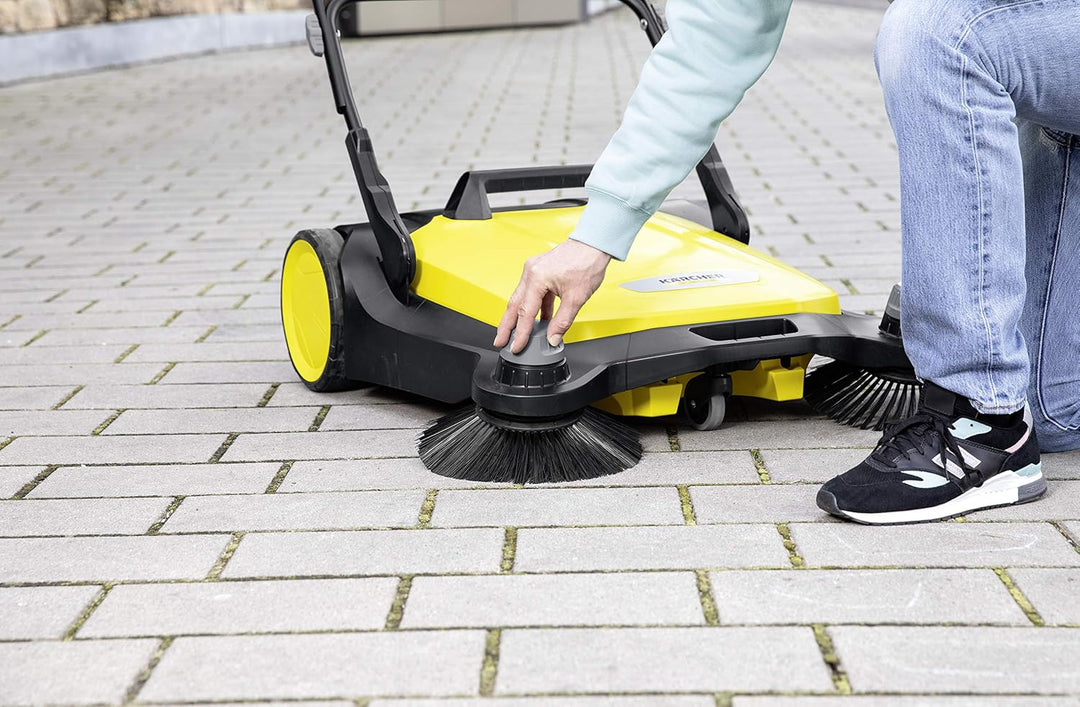 Kärcher Kehrmaschine S 6 Twin (Max. Flächenleistung: 2500 m²/h, 2 Seitenbesen, Kehrbehälter: 38 l, A
