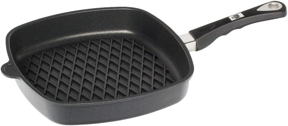 AMT Gastroguss Eckpfanne 28 x 28 cm, 5 cm hoch, mit BBQ-Boden, fester Stiel, induktionsgeeignet, Lot