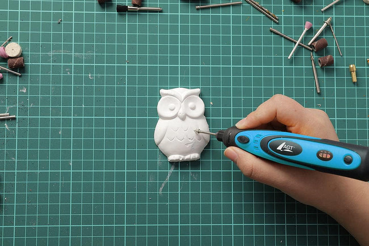 AGT Mini Schleifer Akku: Akku-Multifunktionswerkzeug, Li-Ion, USB, variable Drehzahl, 40 Teile (Mini
