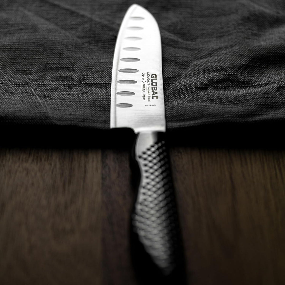 Global Knives GS-57 Santokumesser mit 11 cm Klinge, CROMOVA 18 Edelstahl