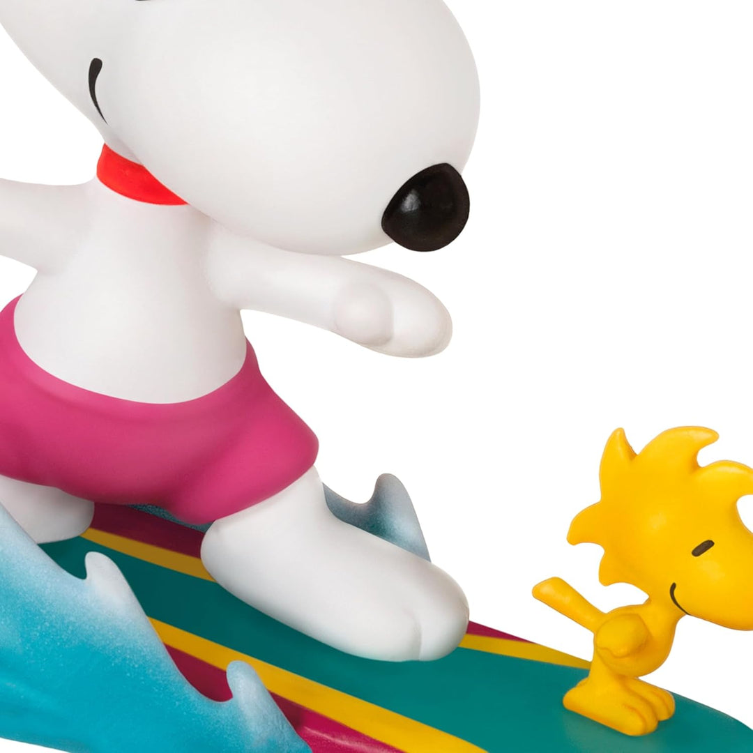 Hallmark Erdnüsse, Design: Snowopy & Woodstock Surfen H6cm by W3.6cm by D7.3cm Weiss, Rot und Blau,