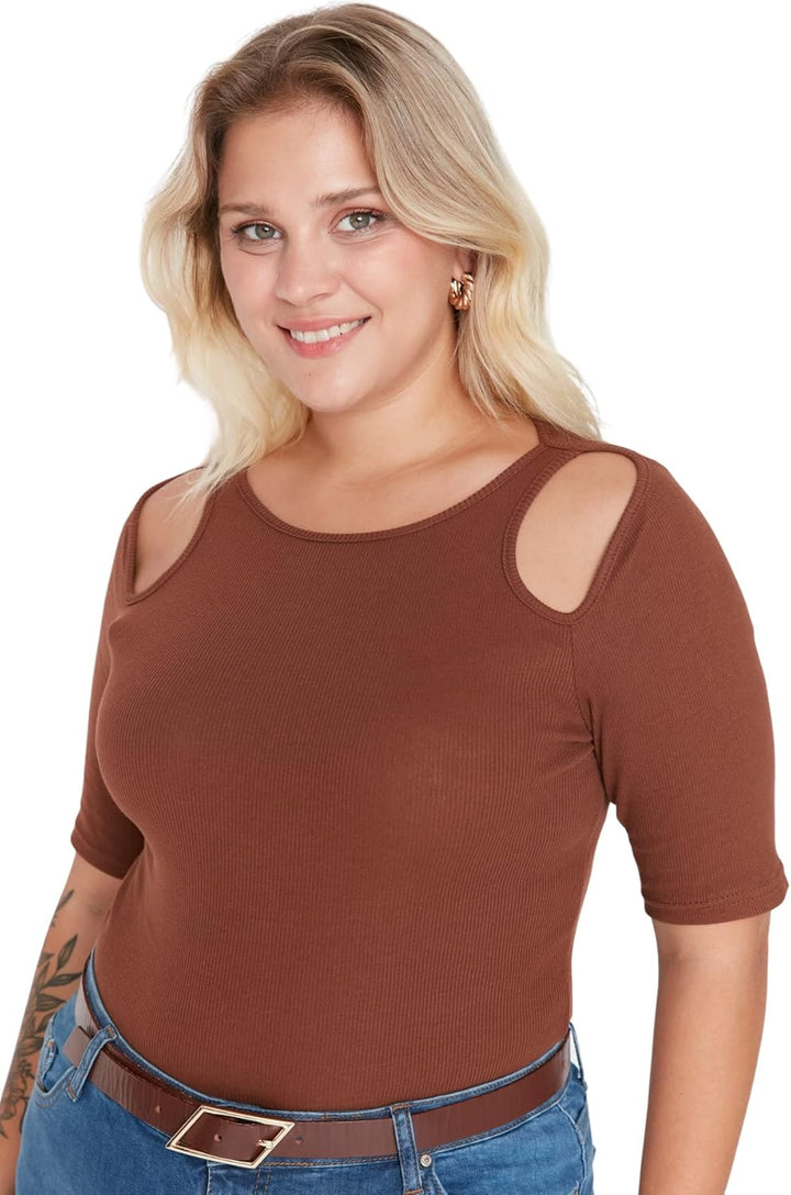 Trendyol Damen Bluse, schmal, figurbetont, Rundhalsausschnitt, Strick, Übergrösse Hemd 4XL Braun, 4X