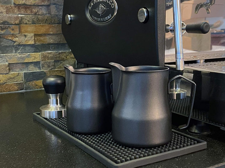 scarlet espresso | Milchkännchen »L'Art Profi« für Latte Art; aus 18/10 Edelstahl mit Antihaftbeschi
