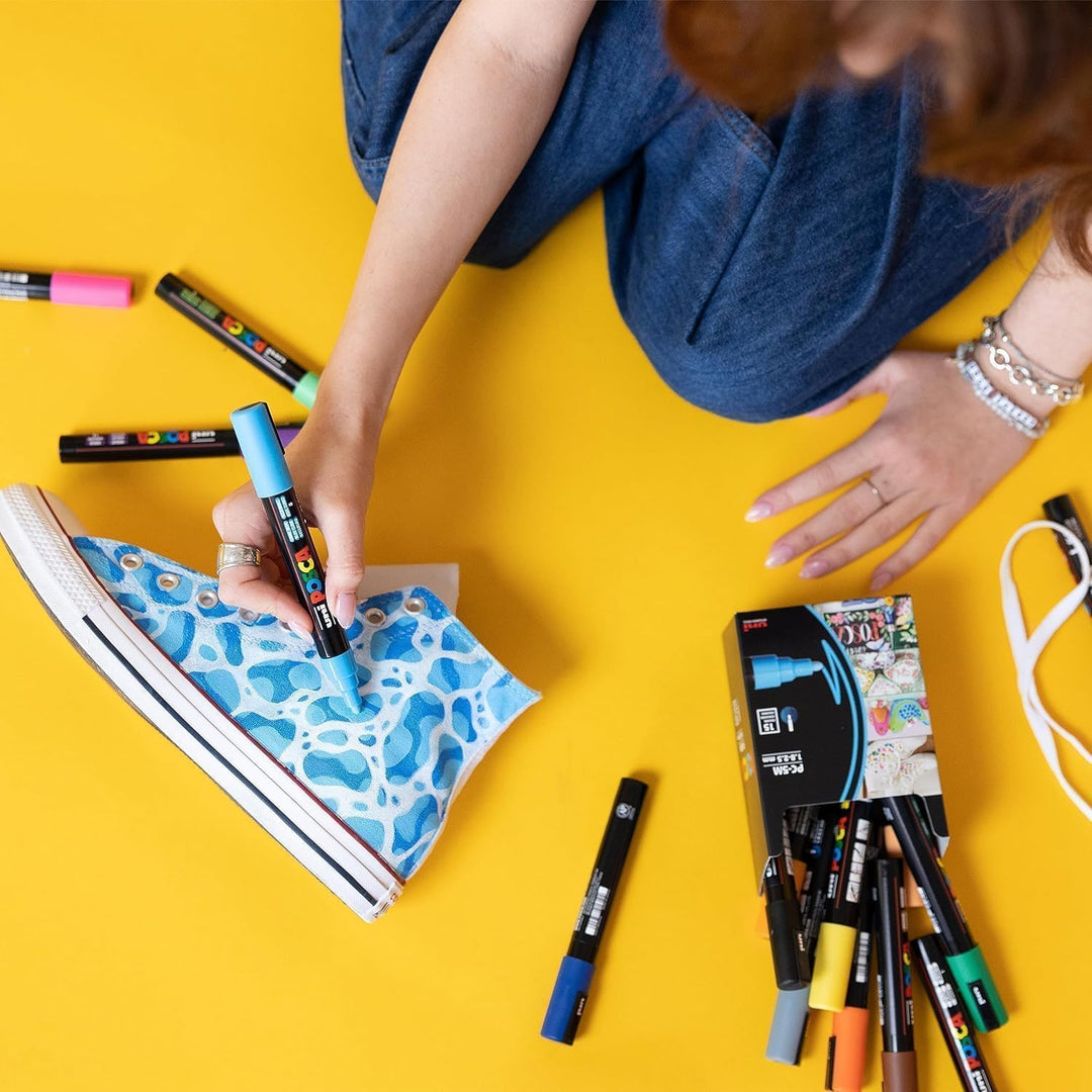 POSCA 186832 Marker Set, 20 Acrylstifte im Etui, Marker Set Pop Colours, Spitze PWE5M 1,8-2,5 mm 20e