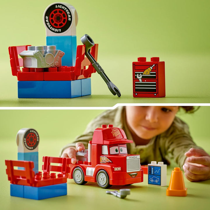 LEGO DUPLO | Disney and Pixar’s Cars Mack Truck beim Rennen, Auto-Set mit LKW-Spielzeug für Kleinkin