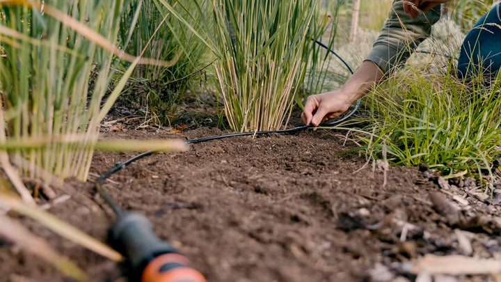 Gardena Start Set Pflanzreihen S: Micro-Drip-Gartenbewässerungssystem zur schonenden, wassersparende