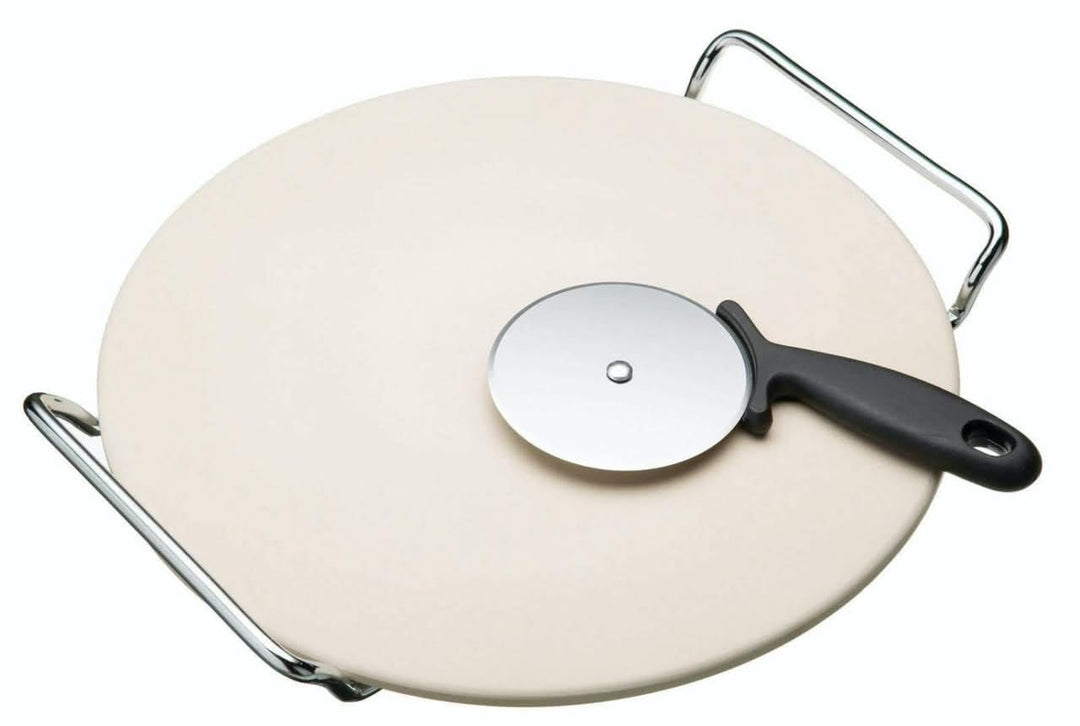 KitchenCraft Pizzastein mit Schneider 32cm, Keramik, Beige, 28 x 18 x 18 cm, 28 x 18 x 18 cm