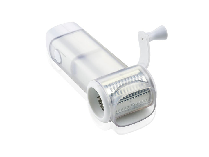 Leifheit Parmesanmühle, Käsemühle zum leichten Reiben von Hartkäse dank einzigartigem Vordrück-Mecha