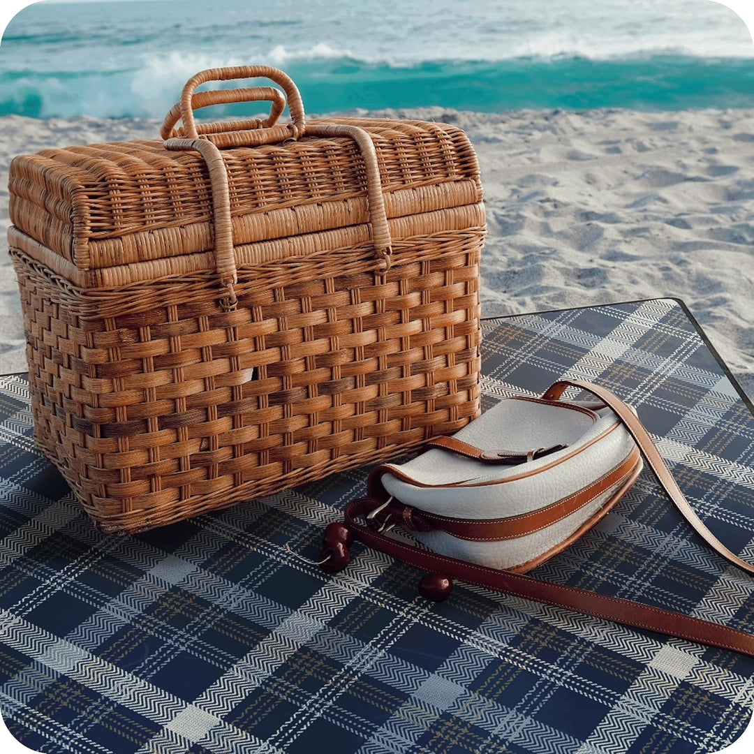 KRUMAD Picknickdecke Wasserdicht, XXL 200x200 cm, Outdoor Decke Gepolstert, Sandfrei, Camping Decke