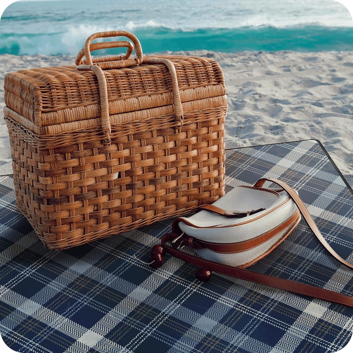 KRUMAD Picknickdecke Wasserdicht, XXL 200x200 cm, Outdoor Decke Gepolstert, Sandfrei, Camping Decke