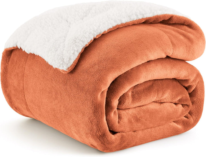 BEDSURE Kuscheldecke Flauschig Orange Sofaüberwurf Decke Sofa Klein als Couchdecke Überwurf und Wohn