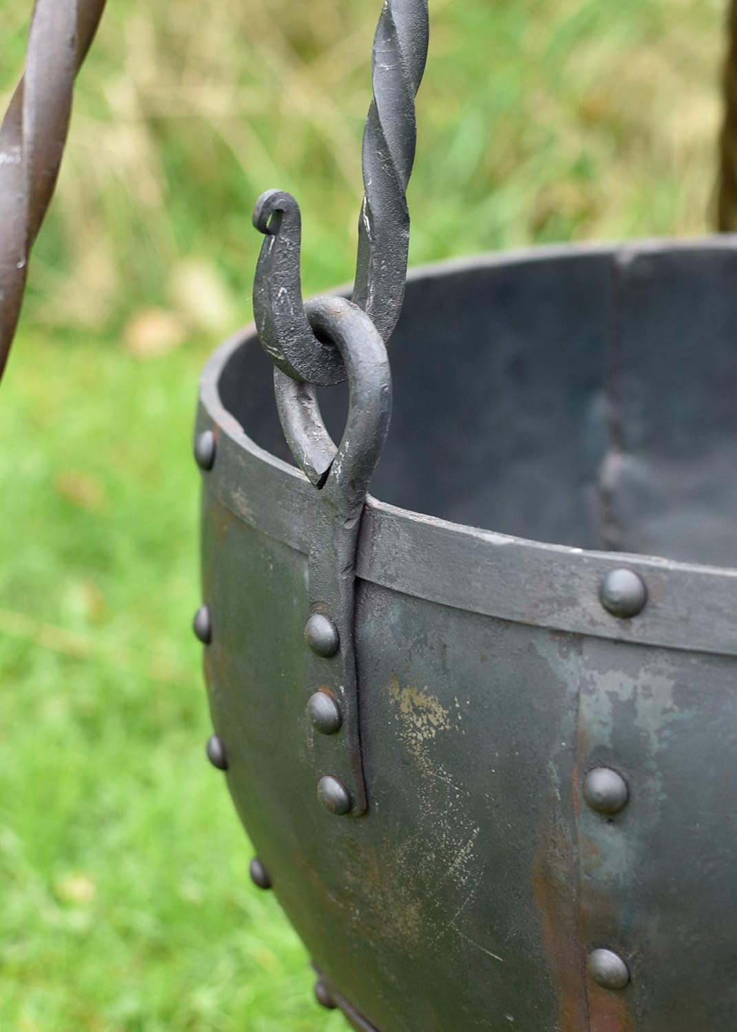 Battle Merchant Vernieteter Lagertopf Klein, Mittel oder Gross Mittelalter Kochstelle LARP Hängegril