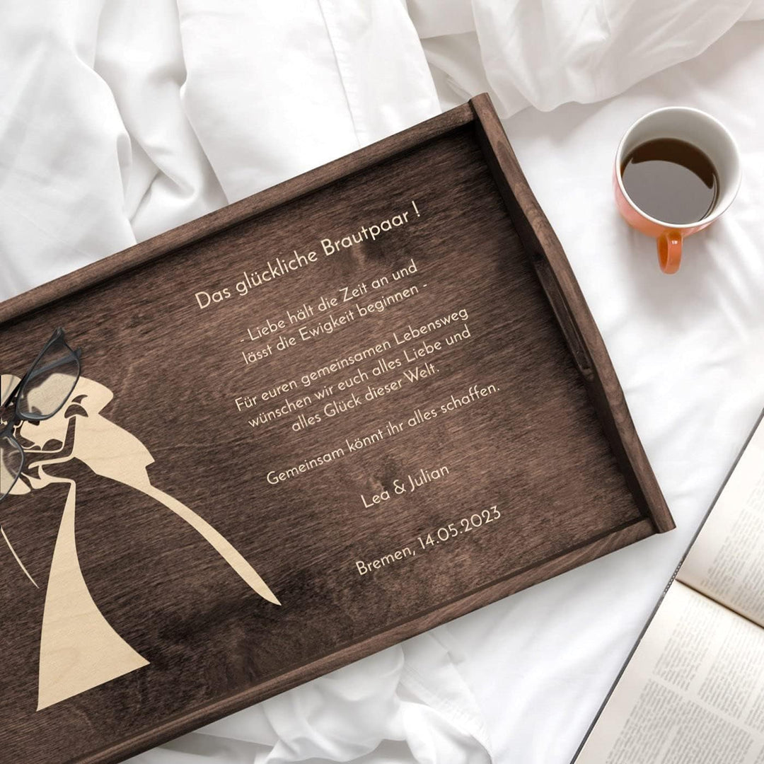 Maverton Serviertisch mit Gravur - für Zwei - Snack-Tablett mit Griffen - klappbare Beine - erhöhter