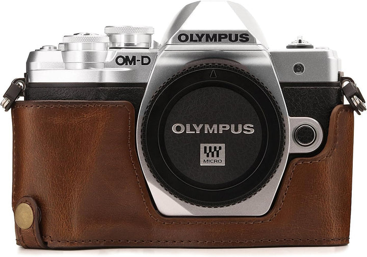 MegaGear MG1351 Ever Ready Leder Kamera Halbtasche mit Trageriemen und Batteriezugang für Olympus OM