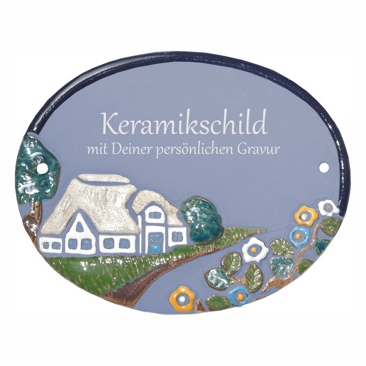 Handarbeit aus Schleswig-Holstein Keramikschild 16,0 x 13,0 cm Motiv Reetdachhaus mit Bäumen (hellbl