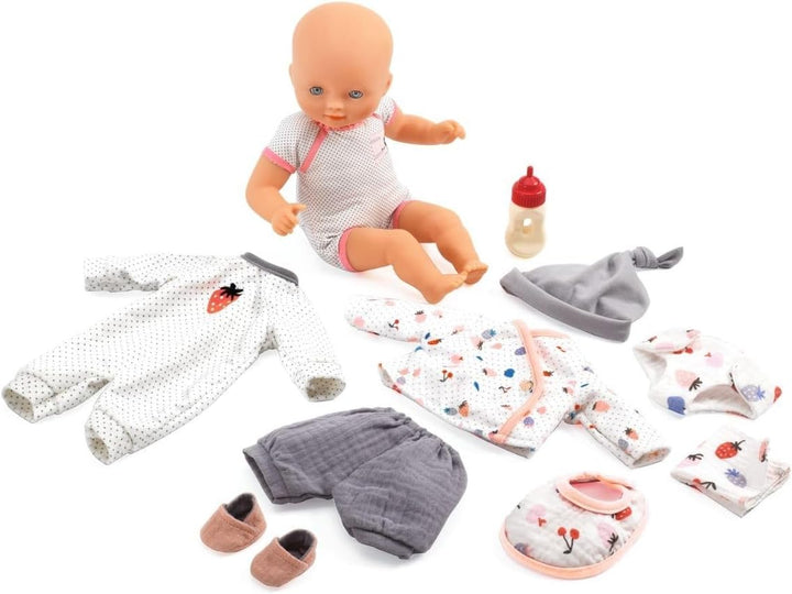 Djeco Puppe Vanille im Koffer | POMEA Babypuppe 32 cm mit Zubehör, weicher Körper, Schlafaugen, Klei