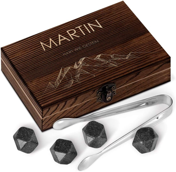 Maverton Whisky Steine Set - in Holzbox mit Gravur - 6 Eiswürfel + Zange + Velourbeutel - wiederverw