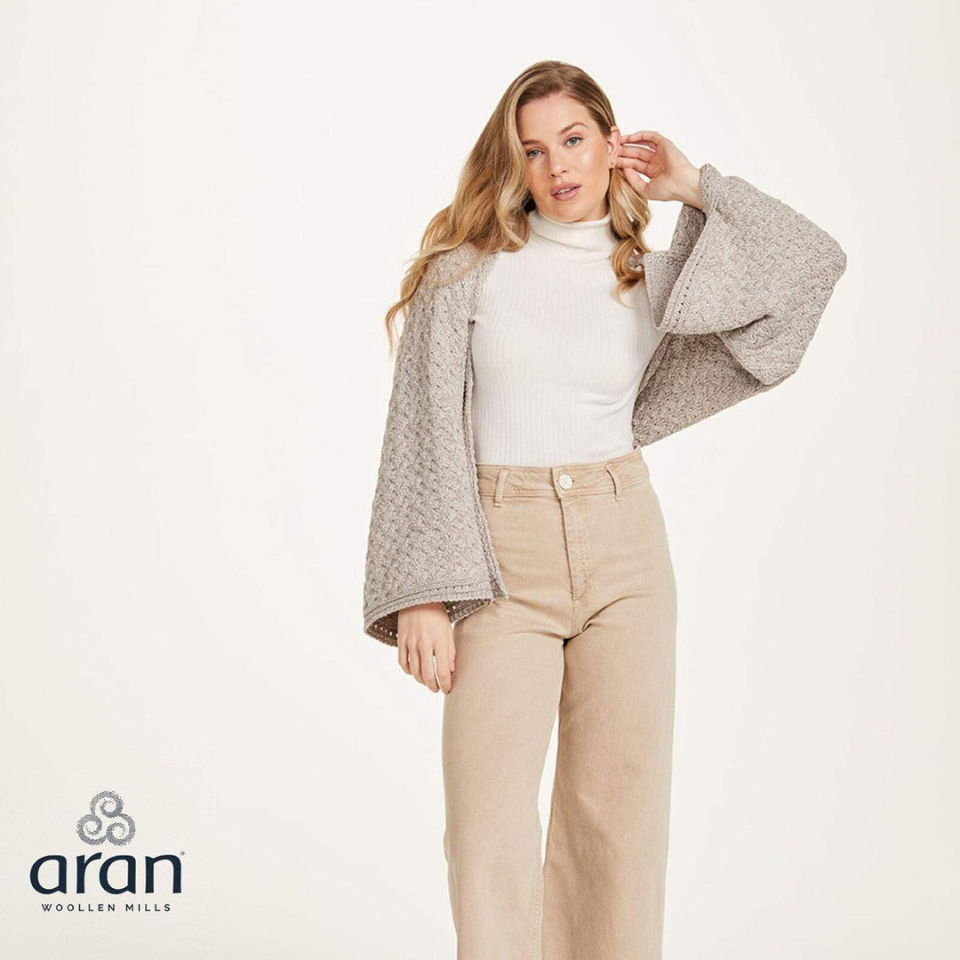 Irischer Aran Poncho Strickponcho Umhang Wollponcho aus 100% Merinowolle für Damen Einheitsgrösse Ge