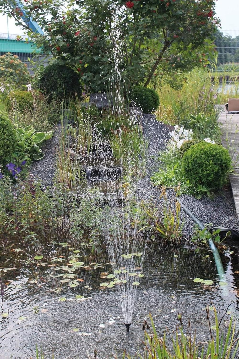 Pontec 43326 PondoSolar 1600 - Wasserspielset mit leistungsstarker Fontänenpumpe / Solarstromsystem