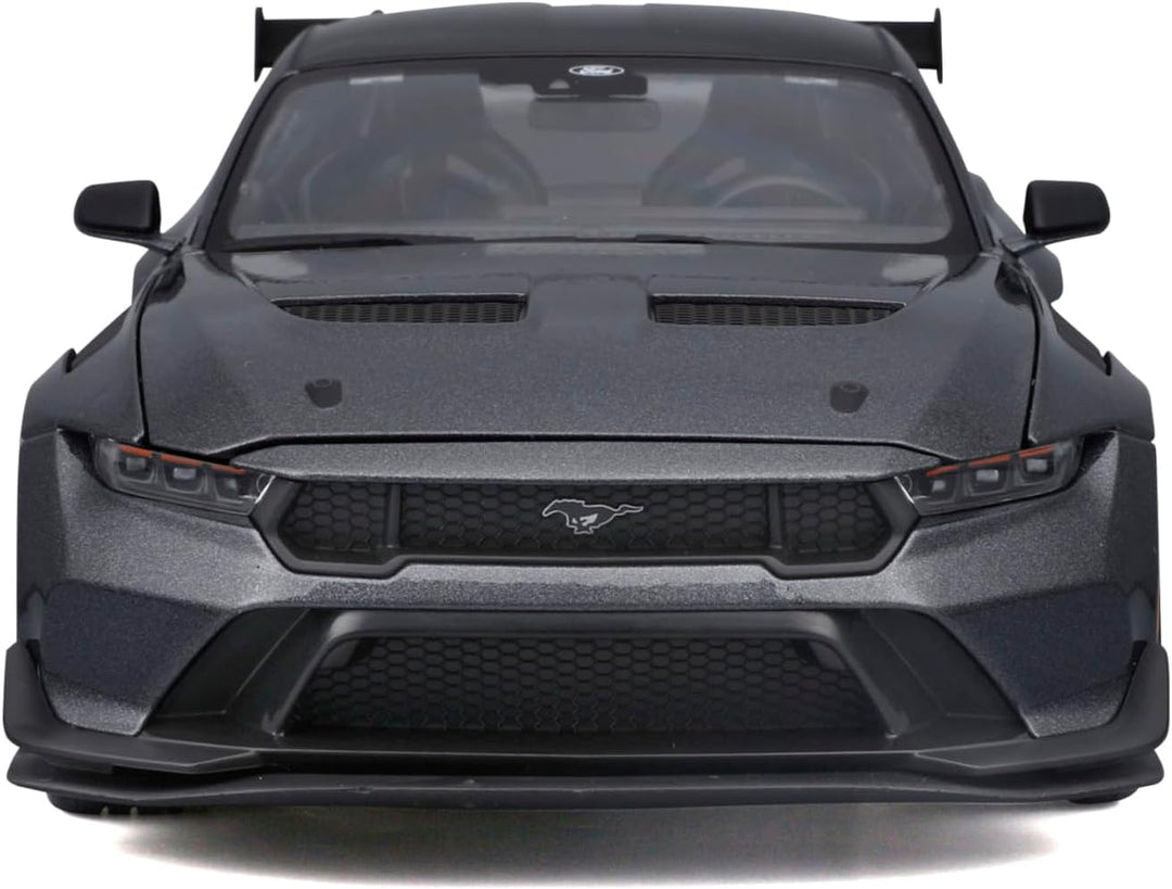 MAISTO Ford Mustang GTD, Special Edition 2025, Metallic Grau - Modellauto 1:18 Originalgetreues Samm