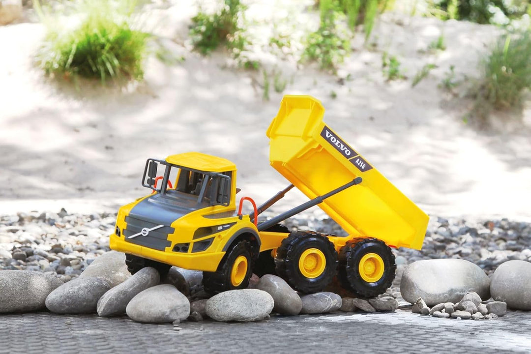 Lena 4616 Worxx Knickgelenkkipper Volvo A25G, Kipplaster aus ABS Kunststoff mit Reifen und Stahlachs