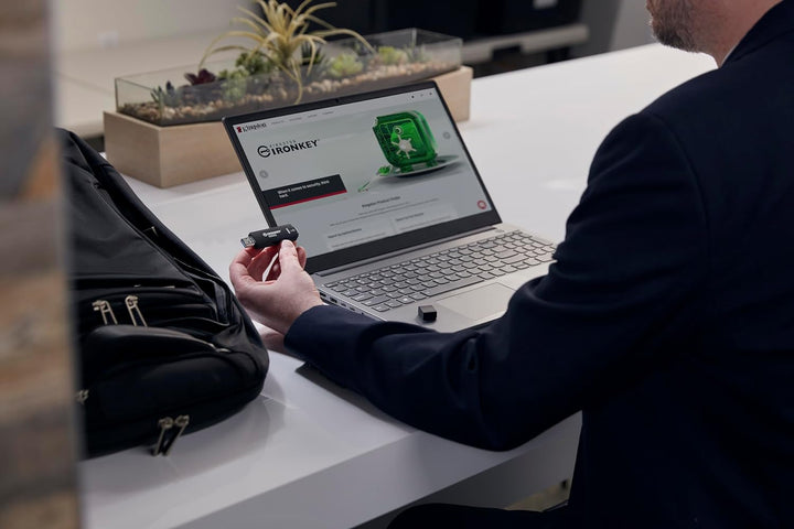 Kingston IronKey D500S Hardwareverschlüsselter USB-Stick 16GB FIPS 140-3 Lvl 3 (ausstehend) AES-256