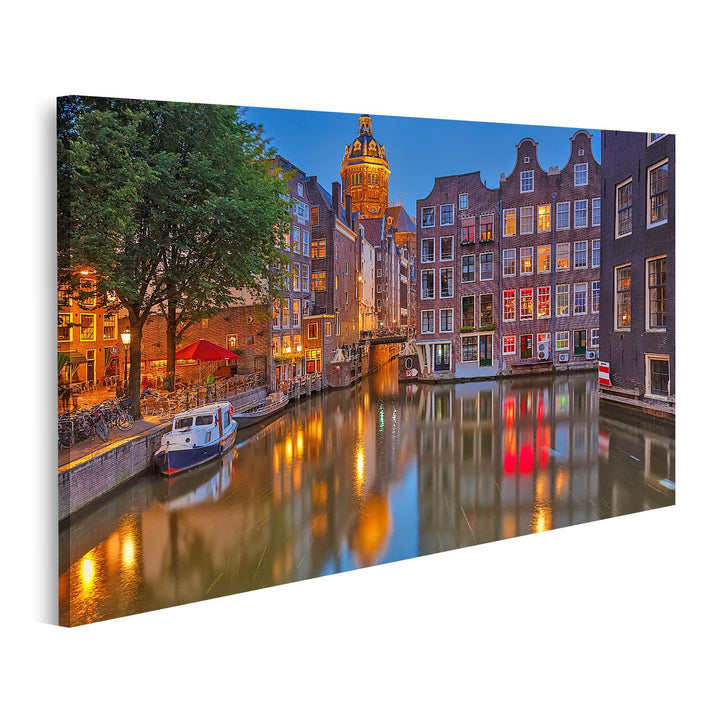 islandburner Bild auf Leinwand Nicolaaskerk In Amsterdam In Dämmerung Beleuchtet Bilder Wandbilder P