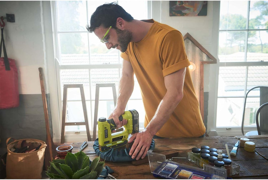 RYOBI 18 V ONE+ Akku-Tacker R18ST50-0 (Rückenbreite 10 mm, Klammerkapazität 6-14mm, Magazinkapazität