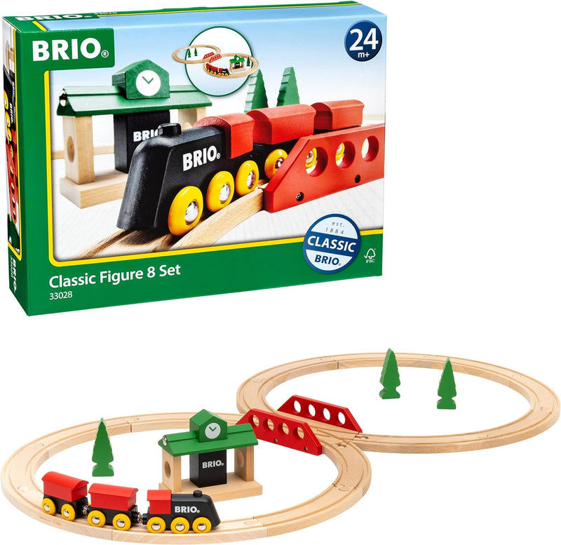 BRIO 33028 - Bahn Acht Set Classic Line - Zwei Schienenkreise mit Frachtzug, Holzbahnhof und Holzbrü