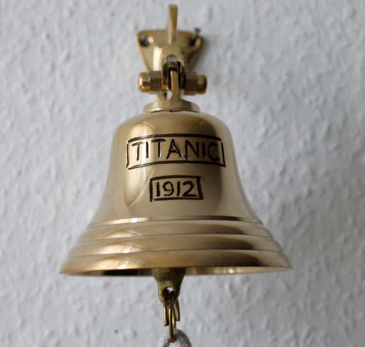 Glocke Messing poliert Schiffsglocke Ø ca. 10cm 440g Gravur TITANIC 1912