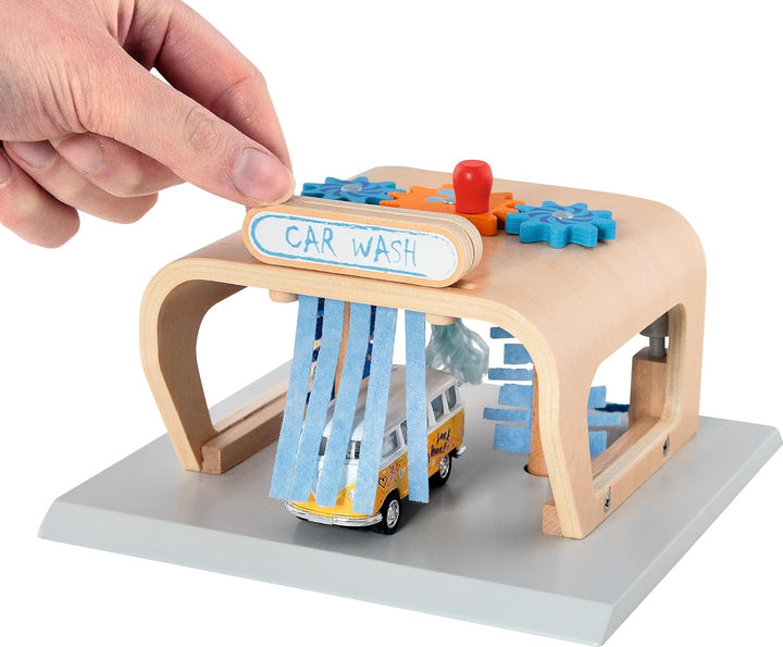 goki 53779 Waschanlage PowerClean, Autowaschanlage aus Holz – Spielset mit Bürsten, Filzvorhängen &
